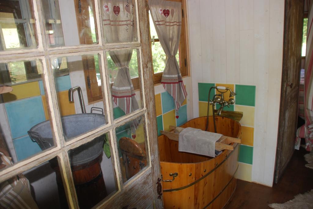 Maison D'Hotes Ainsi Soie T-Il Combovin Værelse billede